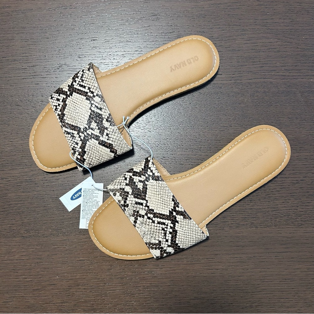 NWT Old Navy Snake Skin Women’s Sandals - Size 8.5